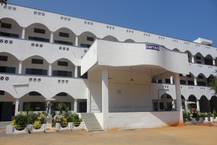https://cache.careers360.mobi/media/colleges/social-media/media-gallery/19612/2021/5/12/Campus Building View of Idhaya College of Arts and Science for Women Puducherry_Campus-View.png